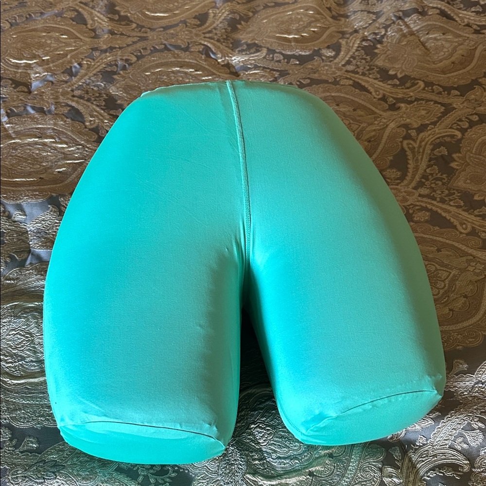 Buttress pillow as sold on Amazon for side, back sleepers.  Like new